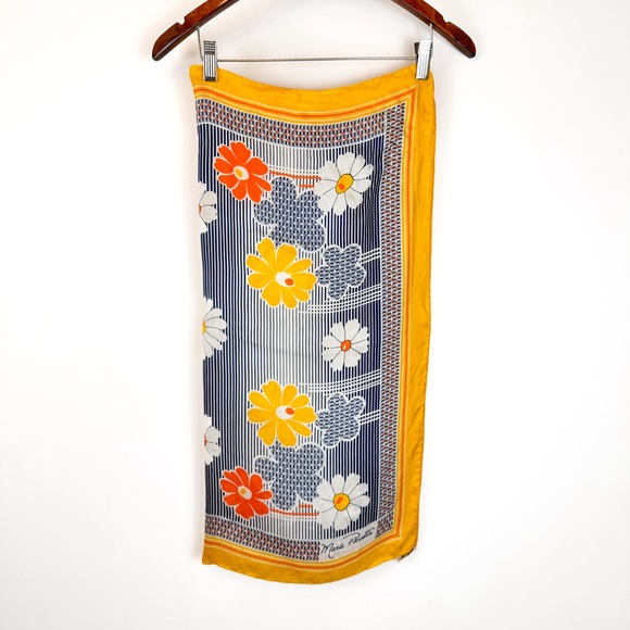 Vintage Daisy Silk Scarf - Picture 5 of 10